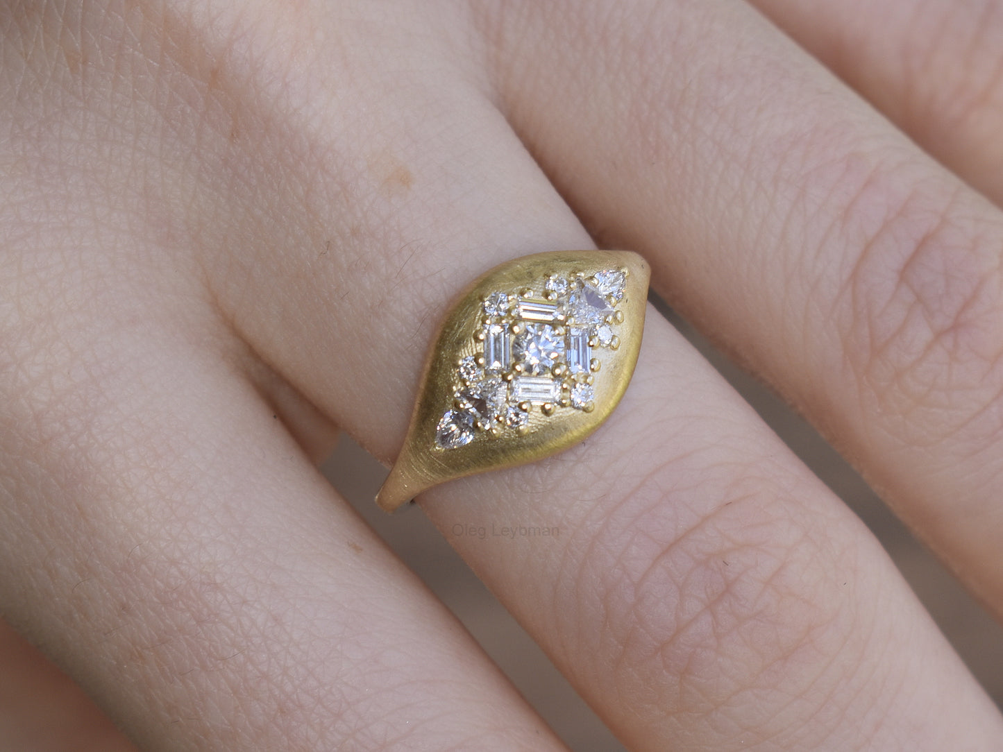 Velour Diamond Signet Ring
